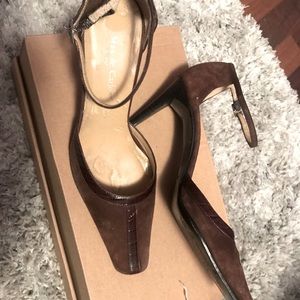 Classy suede pointy heels